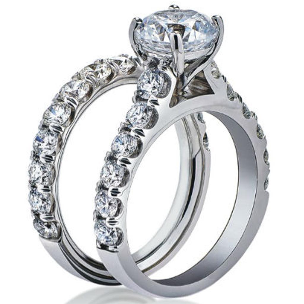 CW Signature 18K White Diamond Engagement Ring Mounting OR01489