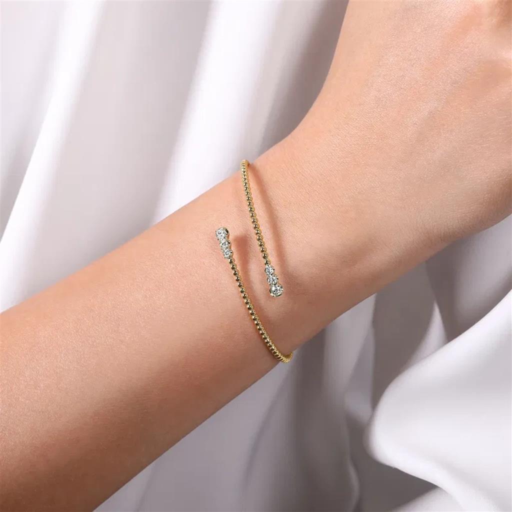 Gabriel & Co 14K Yellow Gold Bujukan Graduated Diamond Bypass Bangle BG4278-62M45JJ